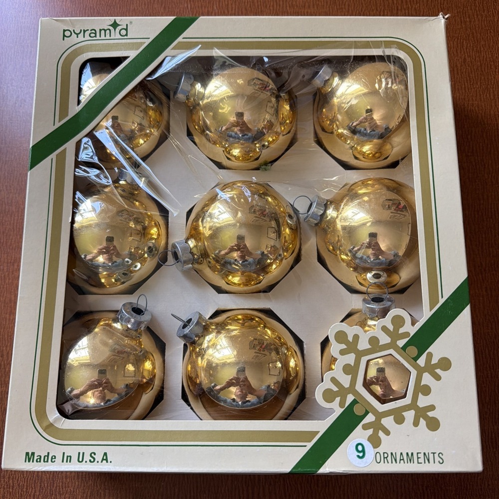 PYRAMID Usa Made Vintage Glas Bulb Solid Gold Ornaments 9 Ct‎ Side to Side